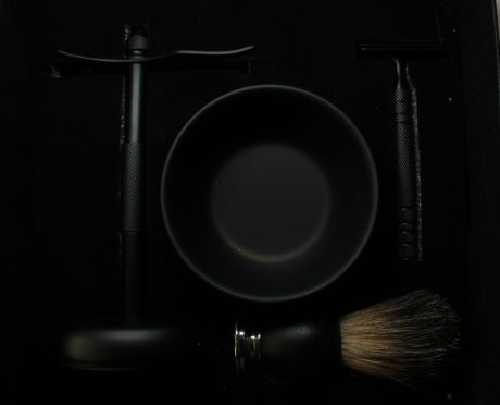 black_shaving_kit_1